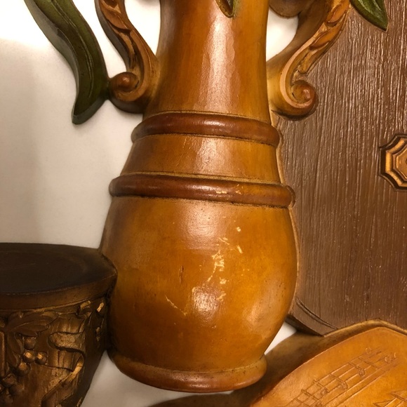 Dart Industries Kitschy VT Retro Plastic Molded Guitar, Flowers ... Wall Hanging - Picture 2 of 6